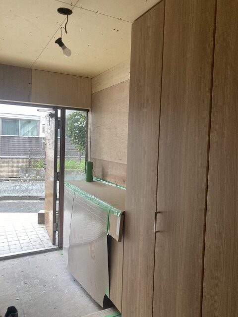 杉並区リノベーション　玄関収納　養生