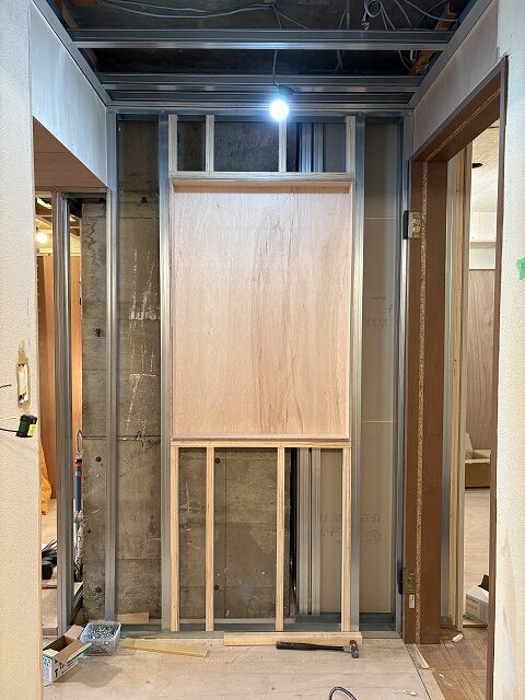 練馬区リノベーション　ニッチ　玄関