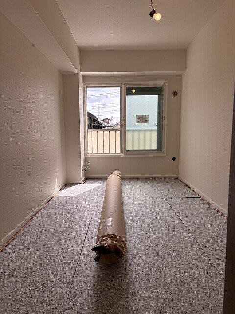 練馬区マンションリノベ　築50年　カーペット　施工　搬入