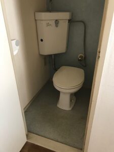 練馬区　賃貸リノベ　隅付トイレ　マンション