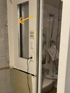 練馬区マンションリフォーム　洗面台　一面鏡　幅1ｍ　埋込収納