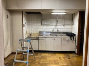 練馬区　賃貸マンション　リノベーション　壁向き　キッチン　