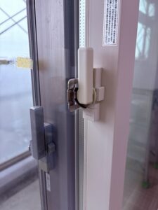 練馬区リフォーム　二重サッシ　リクシル　インプラス　施工　クレセント
