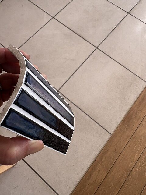 中野区マンションリフォーム　洗面台交換　LIXIL リクシル　スマートモザイクタイル