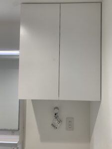 洗濯機上の吊り戸
