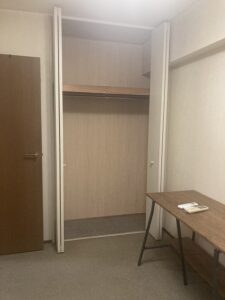 練馬区リノベーション　クローゼット扉　ロールスクリーンに