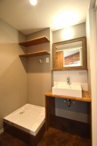 練馬区マンションリノベーション　造作洗面台　集成材　ベッセル　 キッチンパネル