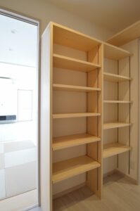 練馬区マンション　リノベーション　納戸　2WAY　回遊　出入口が2つ　収納
