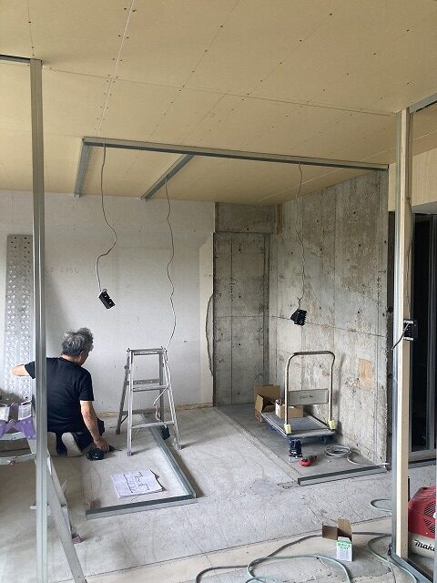 練馬区マンションリノベーション　壁下地　軽量鉄骨　木下地　スタッド