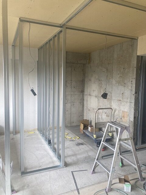 練馬区マンションリノベーション　壁下地　軽量鉄骨　木下地　スタッド