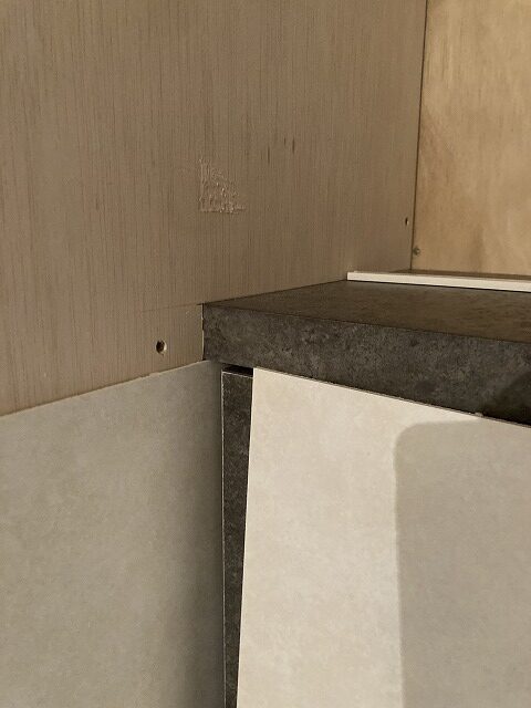 練馬区マンションリノベーション　トイレ　造作家具　納まり　腰壁パネル