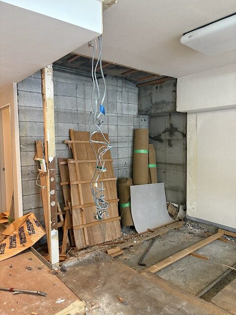 練馬区　渋谷区　マンションリフォーム　解体　収納　左官