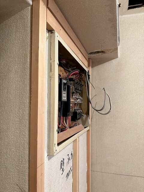 渋谷区マンションリフォーム　築50年　分電盤交換