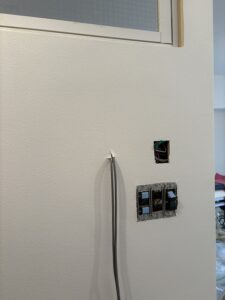 渋谷区リフォーム　スイッチプレート　きれいに配置　インターホン　床暖房リモコン