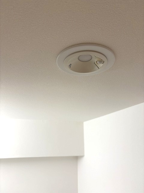 渋谷区マンション　リフォーム　ダウンライト交換　LED　2027　蛍光灯　径を変える　125　100
