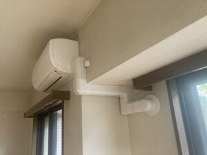 練馬区　リノベーション　エアコン　室外機　外廊下　配管