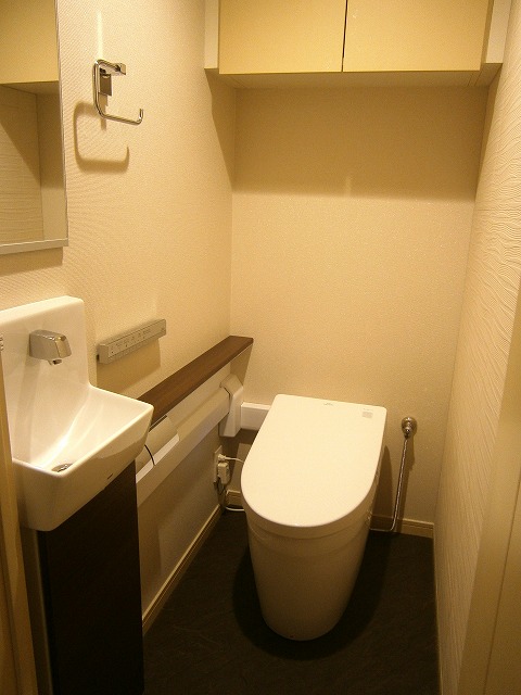 練馬区リフォーム　トイレ　ネオレスト　エコカラット