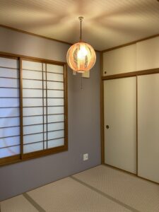 アクセントクロスを張った和室