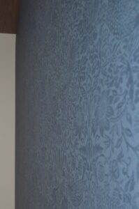 品よく柄入りクロス