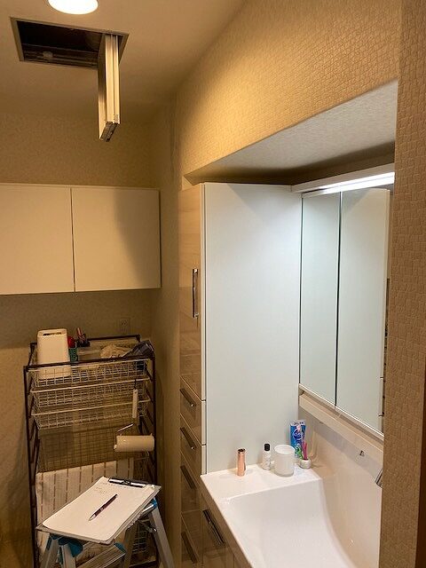 世田谷区　マンションリノベーション　築50年超え　洗面室　上階からの水漏れ