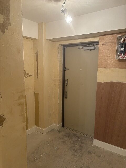 渋谷区マンションリフォーム　躯体壁　ゆがみ　斜め