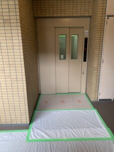 エレベーター前に到達