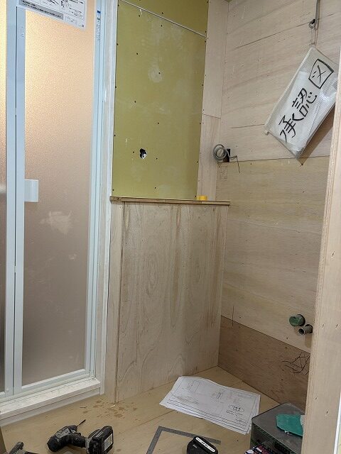 板橋区　マンションリノベーション　賃貸　大工工事　下地　軽量鉄骨　石膏ボード　構造用合板