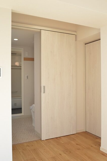 練馬区　マンション　リノベーション　片引き戸　アウトセット引戸　Panasonic　ベリティス　メリット　デメリット