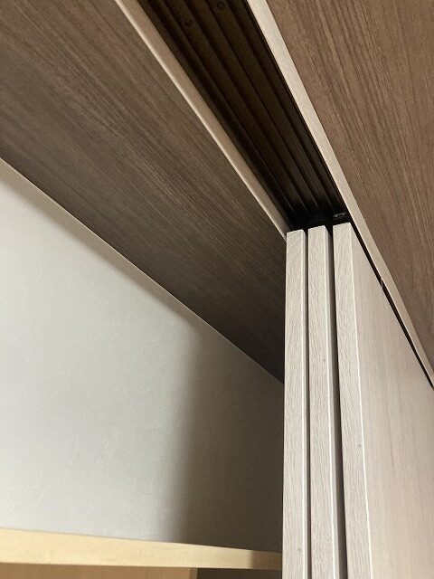 練馬区マンションリノベーション　収納扉　3枚連動引戸に