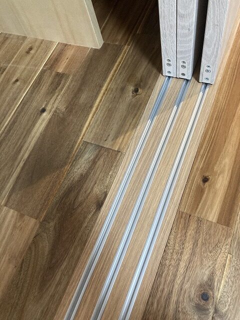 練馬区マンションリノベーション　収納扉　3枚連動引戸に