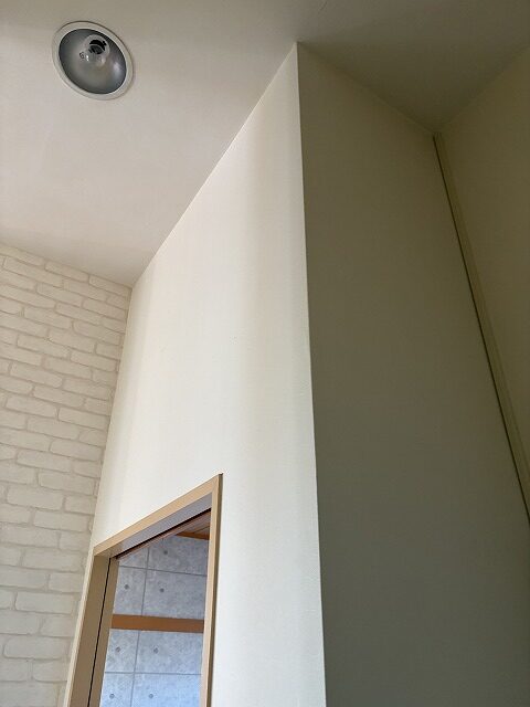 板橋区マンションリノベ　傾斜天井　あえて低く　3ｍ　大工