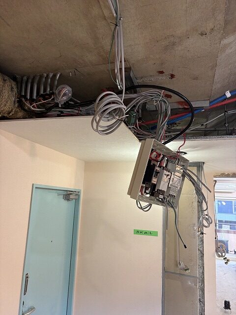 板橋区　マンションリノベ　賃貸　分電盤　交換　位置移動