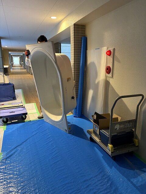 練馬区マンションリフォーム　ユニットバス　洗面台交換　TOTOシンラ　エスクア　養生