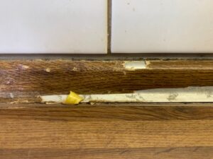 キッチンバックガードシート剥がれ