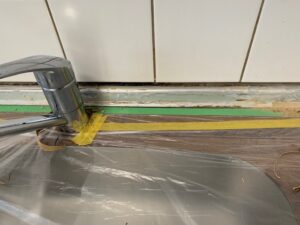 キッチンカウンターダイノックシート張り