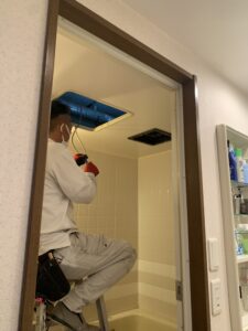 既存バスの解体