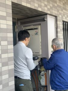 既存給湯器撤去