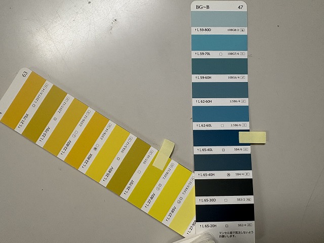 板橋区　賃貸マンションリノベ　塗装工事　　玄関ドア　色決め　色合わせ　日塗工