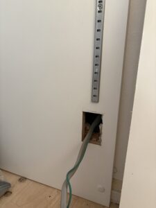 板橋区　杉並区　賃貸マンションリノベ　キッチン　造作カウンター　ゴミ箱　電子レンジ　家電　コンセント