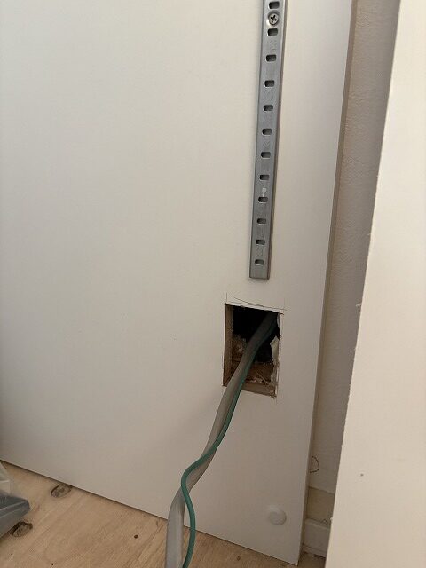 板橋区 杉並区 賃貸マンションリノベ キッチン 造作カウンター ゴミ箱 電子レンジ 家電 コンセント