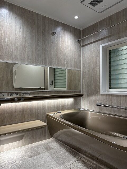 練馬区マンションリフォーム　ユニットバス　洗面台　交換　TOTO　シンラ　エスクア　BEFORE　AFTER　築20年