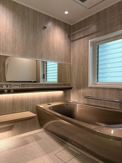 練馬区マンションリフォーム　ユニットバス　洗面台　交換　TOTO　シンラ　エスクア　BEFORE　AFTER　築20年