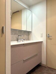 練馬区マンションリフォーム　ユニットバス　洗面台　交換　TOTO　シンラ　エスクア　BEFORE　AFTER　築20年