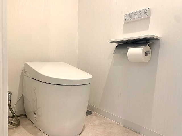 練馬区マンションリフォーム　1日工事　TOTO　LIXIL 既存　床貼り替え　クッションフロアー　フロアータイル