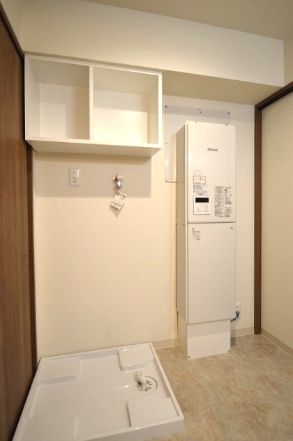 練馬区　築50年　マンションリノベーション　収納　不便　改善　洗濯機上収納