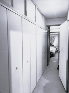 練馬区　築50年　マンションリノベーション　収納　不便　改善　廊下収納　クローゼット