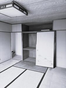 練馬区　築50年　マンションリノベーション　収納　不便　改善　押入をクローゼットに