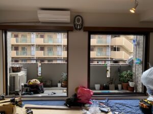 カバー工法でサッシ枠はどの程度太くなるか