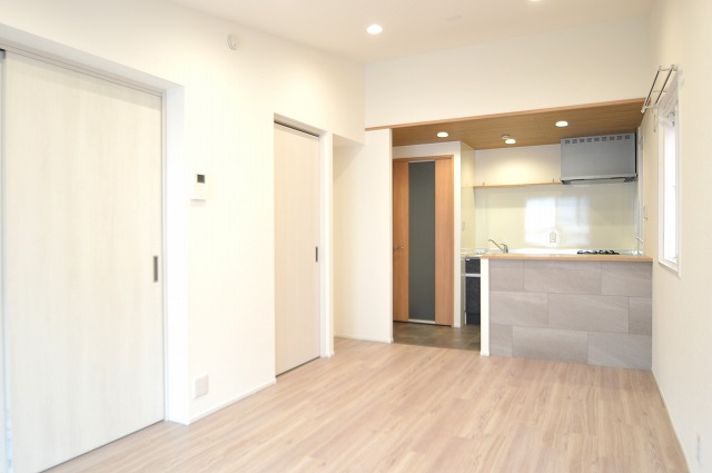 板橋区賃貸マンションリノベ 一棟 反転 キッチン 冷蔵庫置き場 2LDK 1LDK