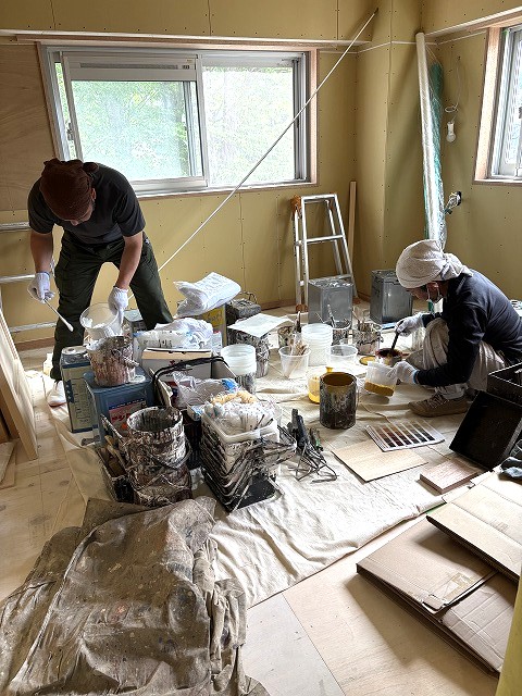 練馬区マンションリノベーション　造作枠　塗装　着色　OSCL　ドア　調色　お客様立ち合い　色決め